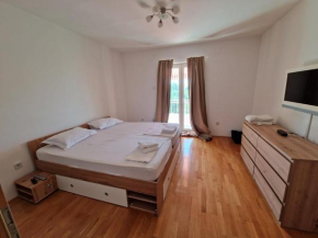 Lara apartment